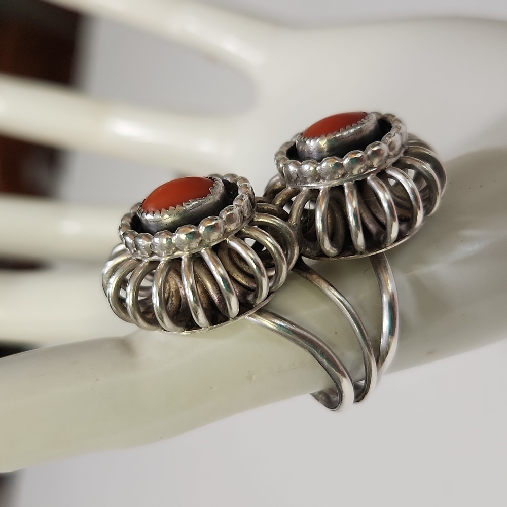 Showstopper! Silver & coral ring sz 8 - Picture 3 of 11